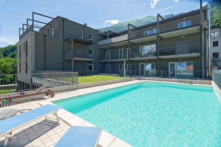 Modern Apartments Lake View With Pool Musso Exterior foto