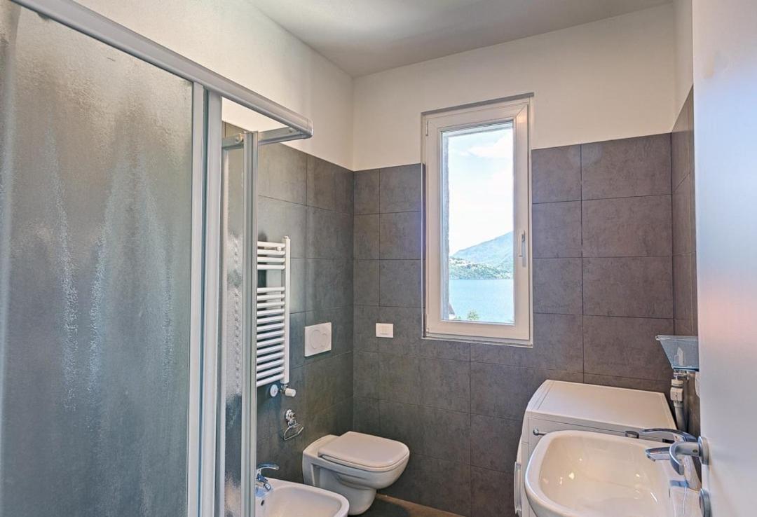 Modern Apartments Lake View With Pool Musso Exterior foto